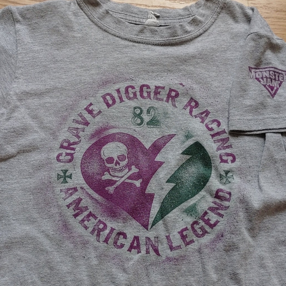 Gray Grave Digger Small shirt